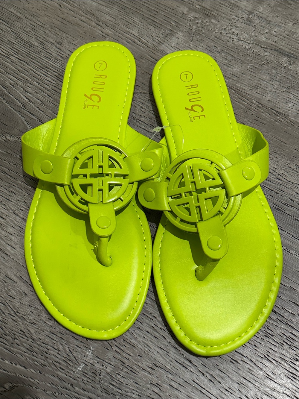 Rouge Helium Neon Lime Decorative Medallion Slip-On Sandals